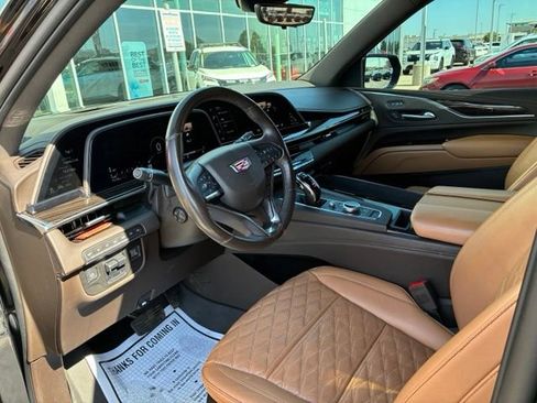 Used 2021 Cadillac Escalade Sport w/ Driver Assist Tech Package AWD/4WD image 11