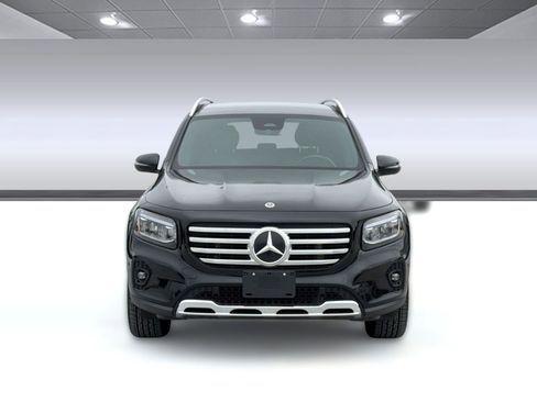 Used 2025 Mercedes-Benz GLB 250 4MATIC image 6