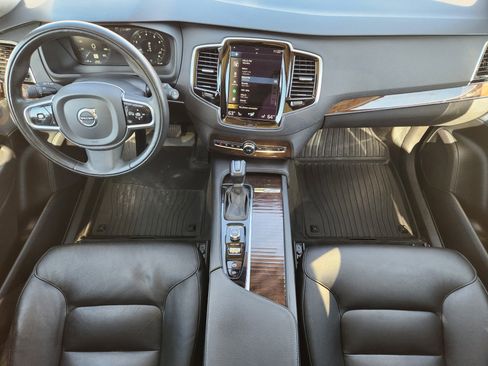 Used 2016 Volvo XC90 T6 Momentum w/ Momentum Plus Package image 26