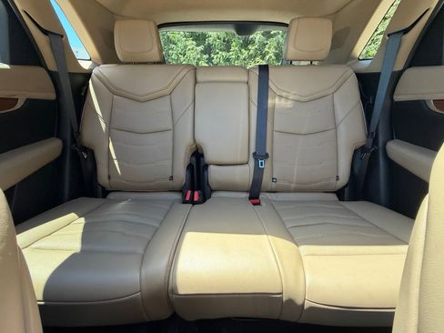 Used 2019 Cadillac XT5 Platinum AWD/4WD image 3