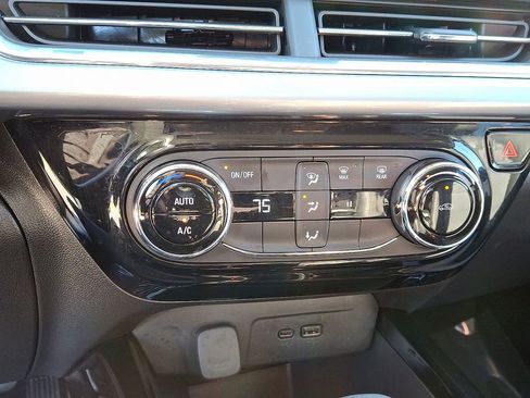 Used 2025 Chevrolet Trax LT image 15