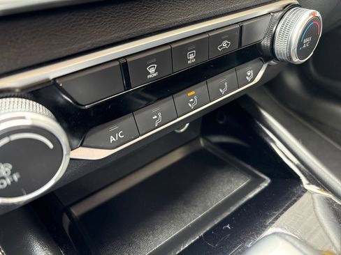 Used 2023 Nissan Altima 2.5 SV image 17