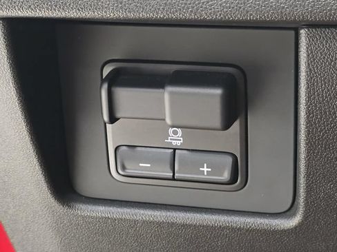 Used 2024 Chevrolet Colorado LT w/ LT Convenience Package II RWD image 21