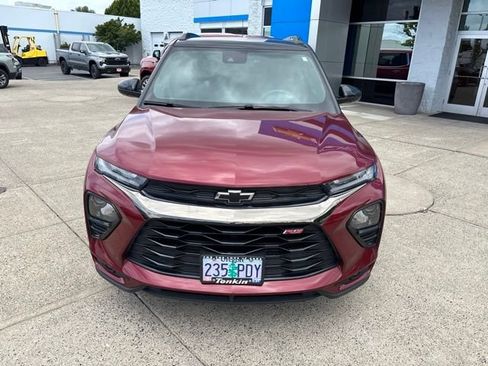 Used 2023 Chevrolet TrailBlazer RS w/ Sun and Liftgate Package AWD/4WD image 3