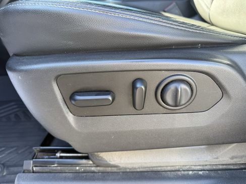 Used 2020 Chevrolet Silverado 1500 LT Trail Boss image 16