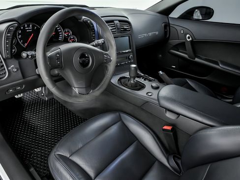 Used 2015 Chevrolet Corvette Stingray Coupe w/ 2LT Preferred Equipment Group image 24