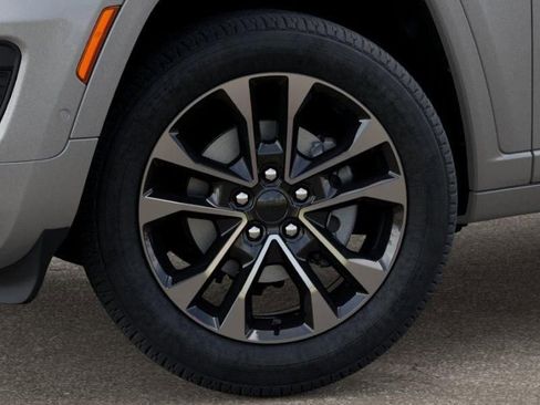 New 2025 Jeep Grand Cherokee Overland w/ Adv Protech Group III AWD/4WD image 8