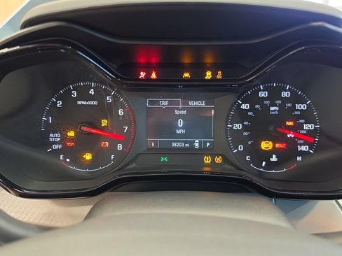 Used 2025 Chevrolet Trax LS w/ LS Convenience Package FWD image 18