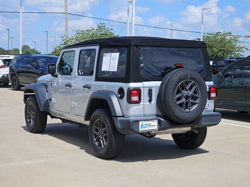 Used 2024 Jeep Wrangler Unlimited Sport AWD/4WD image 5