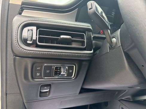 Used 2022 Lincoln Nautilus FWD image 12