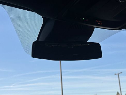 Used 2023 GMC Yukon XL SLT image 24