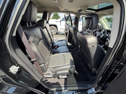 Used 2019 Dodge Journey GT w/ Nav & Sun Group AWD/4WD image 40