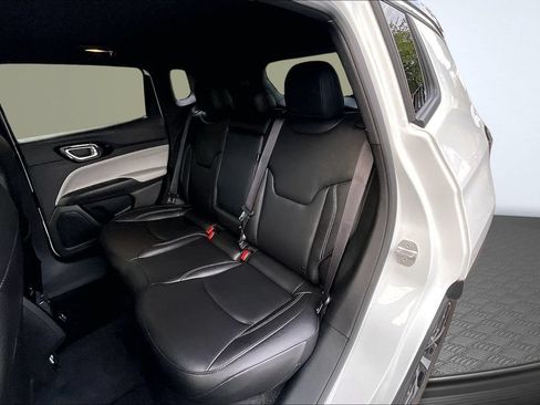 Used 2025 Jeep Compass Limited AWD/4WD image 23