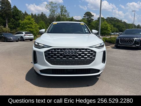 Used 2025 Audi Q5 Premium w/ Convenience Package image 2