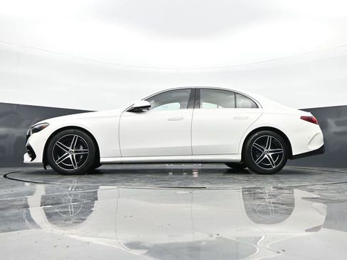 Used 2025 Mercedes-Benz E 450 4MATIC Sedan image 41