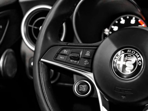 Used 2018 Alfa Romeo Stelvio Ti AWD/4WD image 19