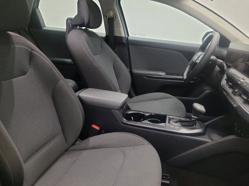 Used 2025 Kia K4 FWD image 21