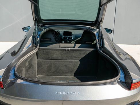 Used 2019 Aston Martin V8 Vantage Coupe image 58