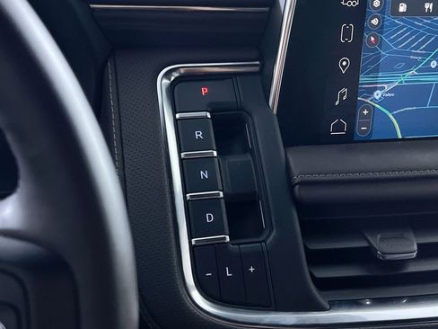 Used 2023 GMC Yukon SLT w/ SLT Luxury Package image 22