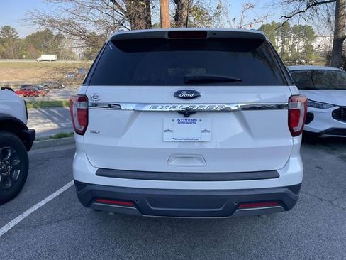 Used 2019 Ford Explorer XLT w/ Equipment Group 202A image 4