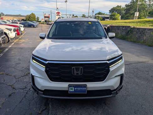 Used 2023 Honda Pilot Elite image 11