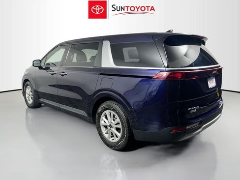 Used 2024 Kia Carnival LX FWD image 6