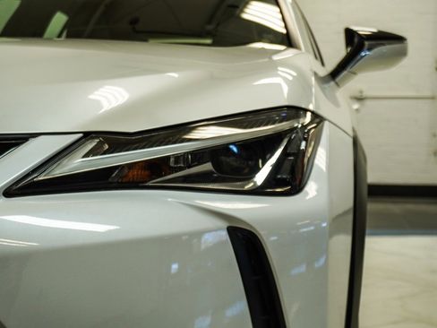 Used 2020 Lexus UX 200 image 38