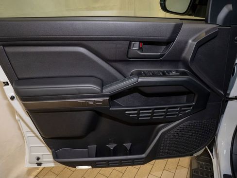 Used 2025 Toyota 4Runner TRD Off-Road image 11