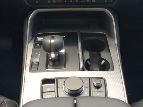 Certified 2025 MAZDA CX-70 Plug-In Hybrid w/ Premium Pkg AWD/4WD image 18