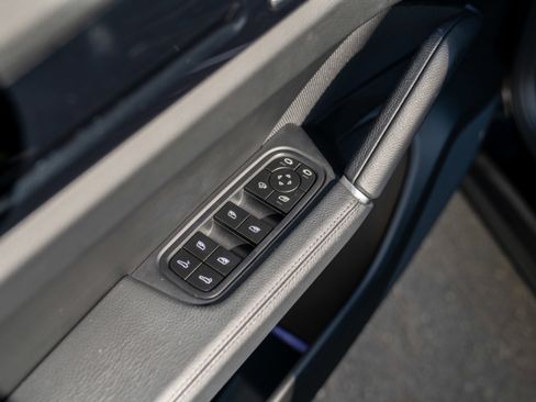 Used 2022 Porsche Cayenne image 12