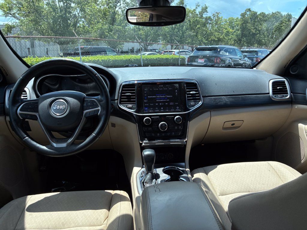 Used 2022 Jeep Grand Cherokee Laredo E w/ Security & Convenience Group AWD/4WD image 13