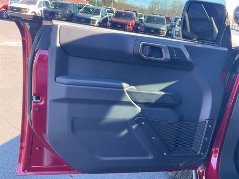 Certified 2025 Ford Bronco Big Bend w/ Black Diamond Package image 15