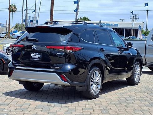 Used 2023 Toyota Highlander Platinum AWD/4WD image 5