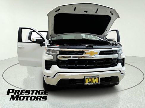 Used 2023 Chevrolet Silverado 1500 LT w/ Protection Package AWD/4WD image 9