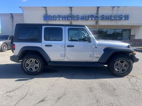 Used 2018 Jeep Wrangler Unlimited Sport S image 9