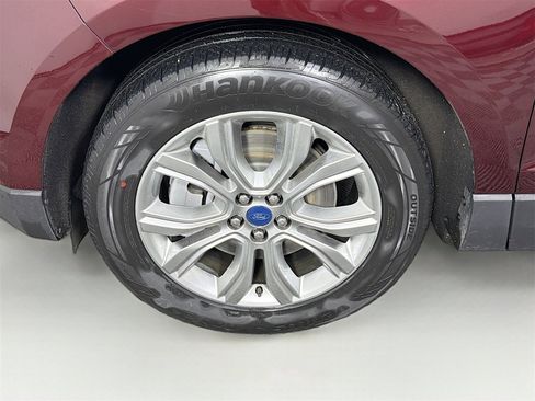 Used 2022 Ford Edge Titanium image 32