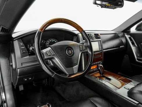 Used 2006 Cadillac XLR RWD image 12