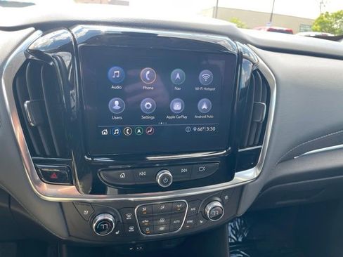 Used 2021 Chevrolet Traverse Premier FWD image 26