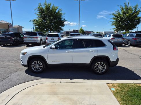 Used 2020 Jeep Cherokee Latitude Plus w/ Cold Weather Group AWD/4WD image 9