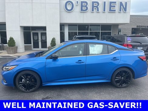 Used 2023 Nissan Sentra SR w/ SR Premium Package image 2