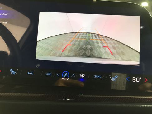 New 2026 Chevrolet Traverse Z71 w/ Driver Confidence Package image 22