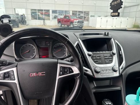Used 2017 GMC Terrain SLE w/ Technology Package AWD/4WD image 11