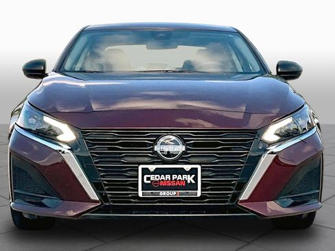 Used 2025 Nissan Altima 2.5 SV FWD image 4