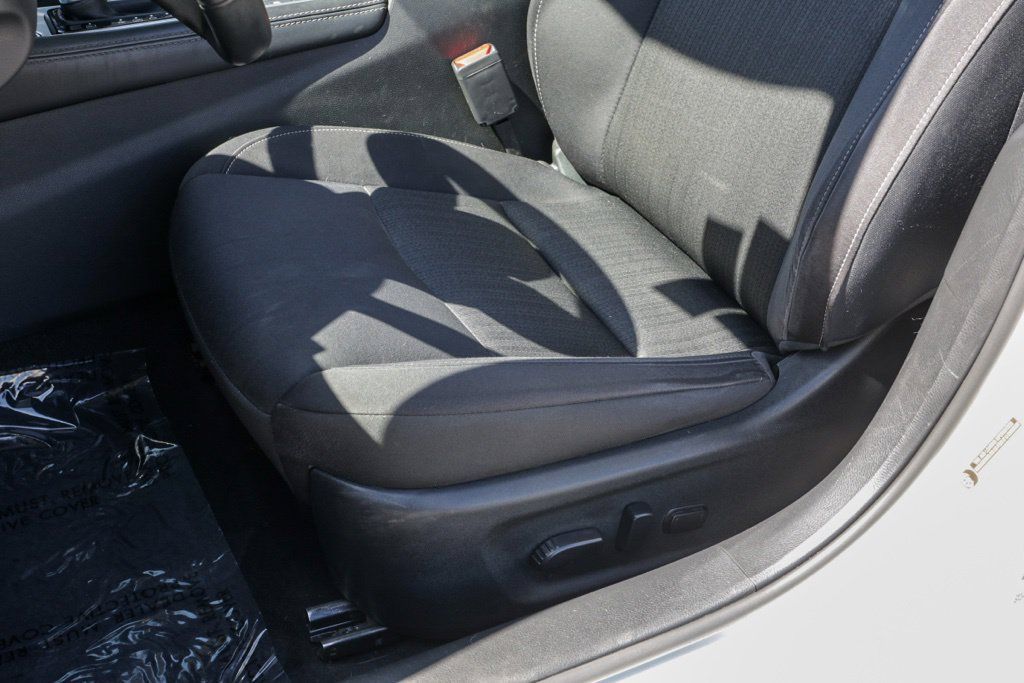 Used 2023 Nissan Altima 2.5 SV w/ SV Premium Package FWD image 19