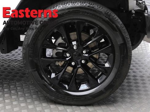 Used 2023 Jeep Wrangler Unlimited Sahara w/ Dual Top Group AWD/4WD image 31