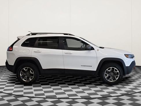 Used 2019 Jeep Cherokee Trailhawk AWD/4WD image 2