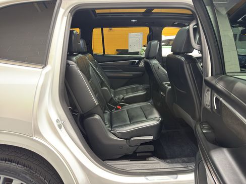 Used 2025 Buick Enclave Avenir w/ Trailering Package, 5000 lbs. AWD/4WD image 22