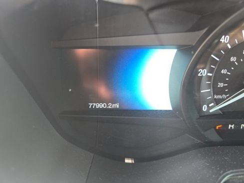 Used 2020 Ford Fusion SE FWD image 12