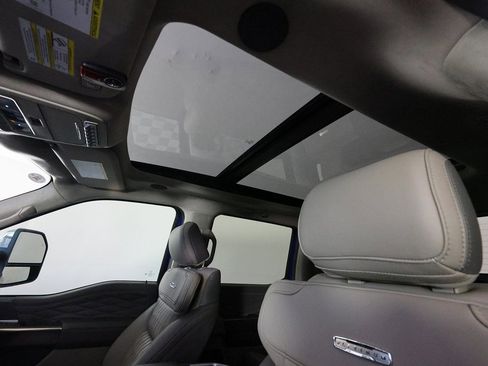 Used 2026 Ford F250 Platinum w/ Platinum Plus Package image 19