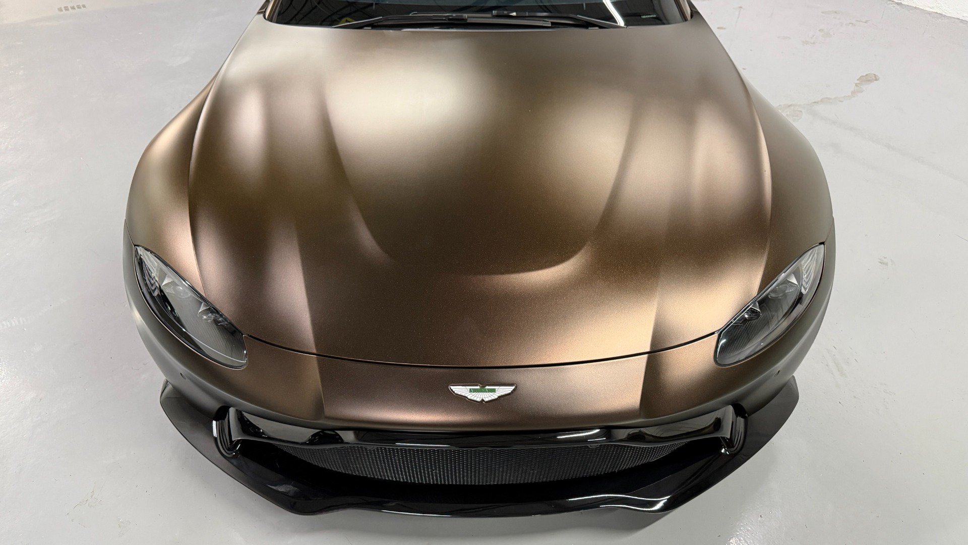 Used 2021 Aston Martin V8 Vantage Coupe RWD image 28